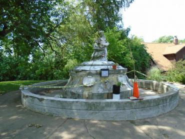 Annie Stewart Fountain in Vilas Park, 2016
