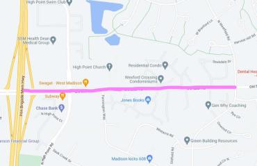 帶有粉色線的地圖顯示了從 Beltline 到 N. Westfield Rd 的 Old Sauk Rd 的一部分即將減速