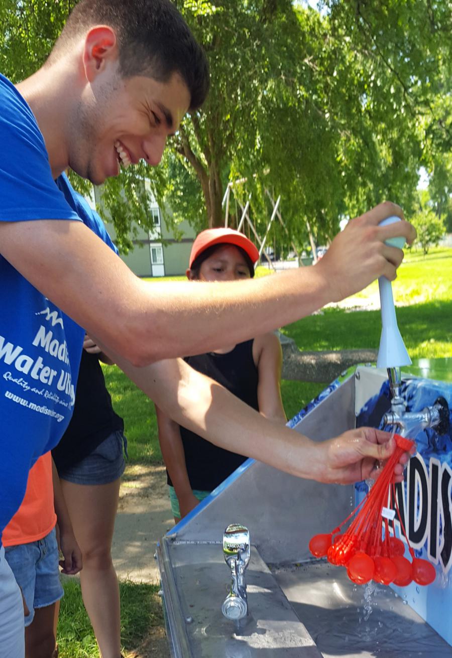 Filling water ballons