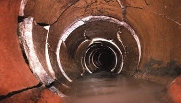 Broken pipe in need of immediate repair