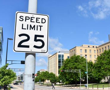 Image of 25 mph speed limit sign