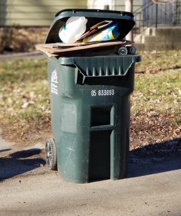Overstuffed recycling cart? Many residents can receive a larger recycling cart for free. Just contact the Streets Division.